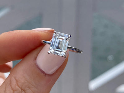 EMERALD CUT - SIGNATURE Skinny Setting Verlobungsring