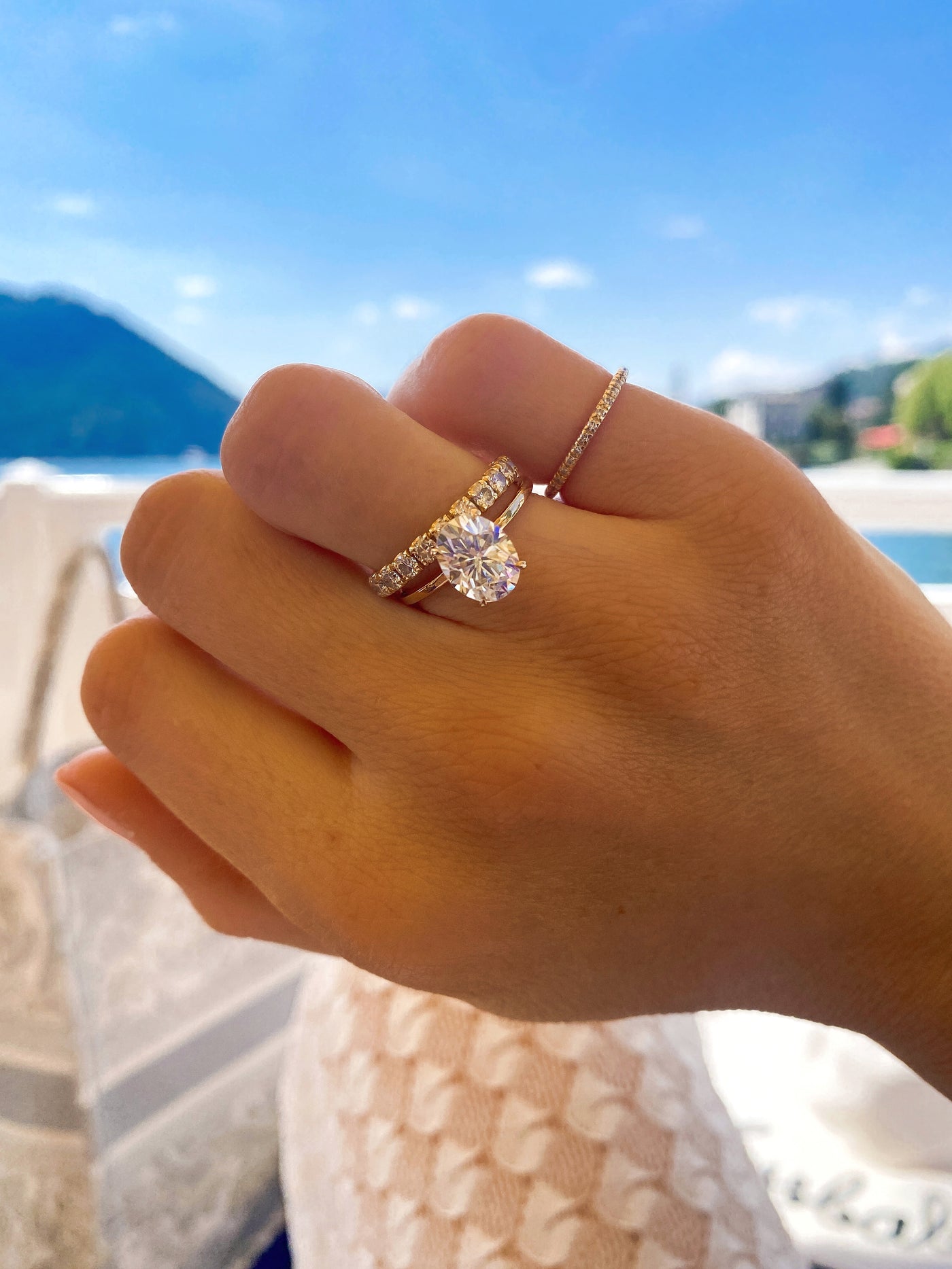 OVAL CUT - SIGNATURE Skinny Setting Engagement Ring