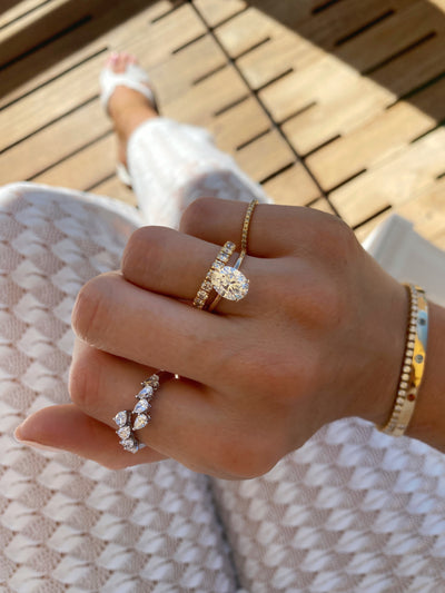 OVAL CUT - SIGNATURE Skinny Setting Engagement Ring