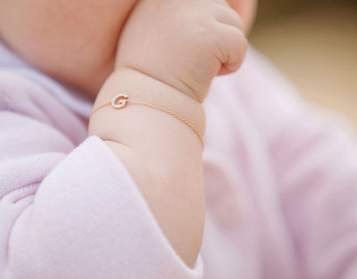 Buchstaben Armband KIDS - Weissgold, Gelbgold, Roségold <br>funkelnde Diamanten - Giselle Jewelry CH - 5