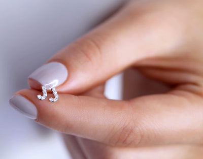 DIAMANT LETTRES CLOU D'OREILLE