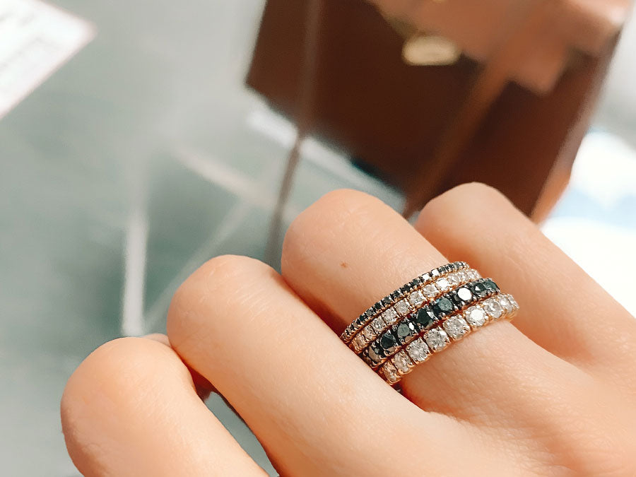 NAOMI schwarze Diamanten Eternity Ring